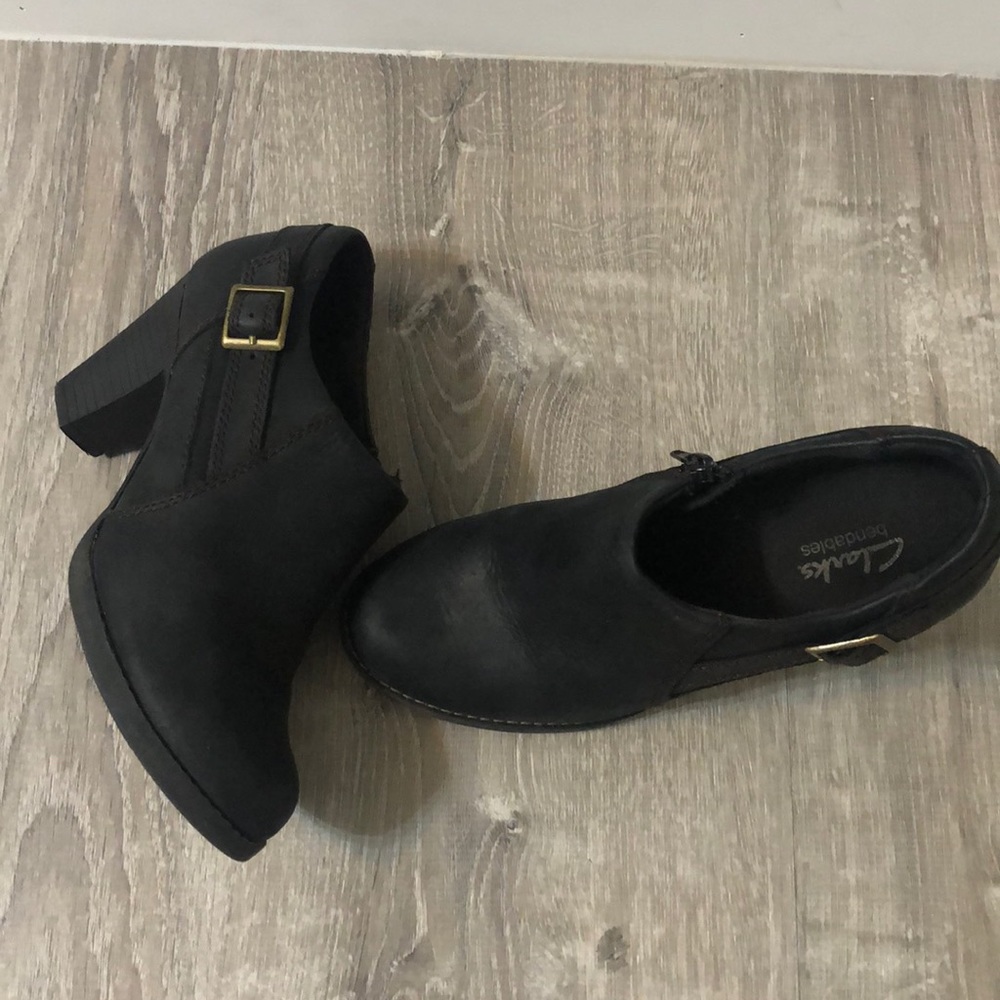 Clarks ankle boots size 6.5